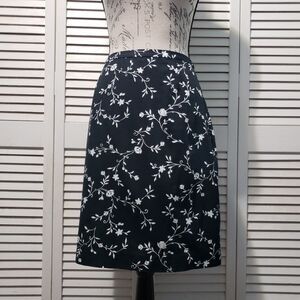 Casual Corner Annex Pencil Skirt Womens Size 8 Black White Floral Lined Back Zip